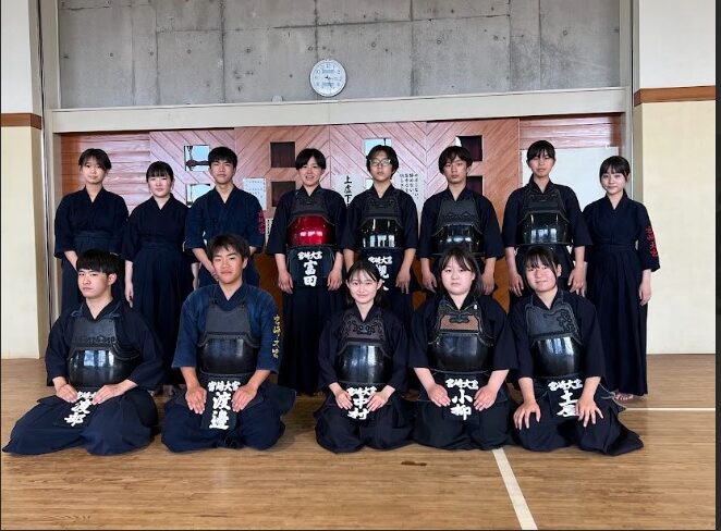 ホームルーム担任への道 高校の集団づくり入門シリーズ 高生研編 1983年 管H ホームルーム担任への道 高校の集団づくり入門シリーズ 高生研編 1983